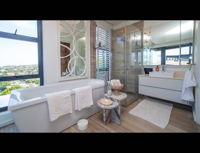 4 BEDROOM HOUSE FOR SALE IN LA LUCIA RIDGE